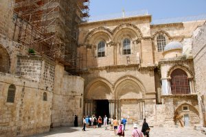 Holy Sepulchre church from outside