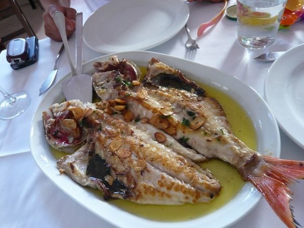 Typical Basque food... Head, fins ´n all.