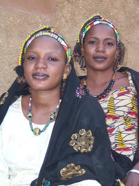 The haughty twins of Hombori