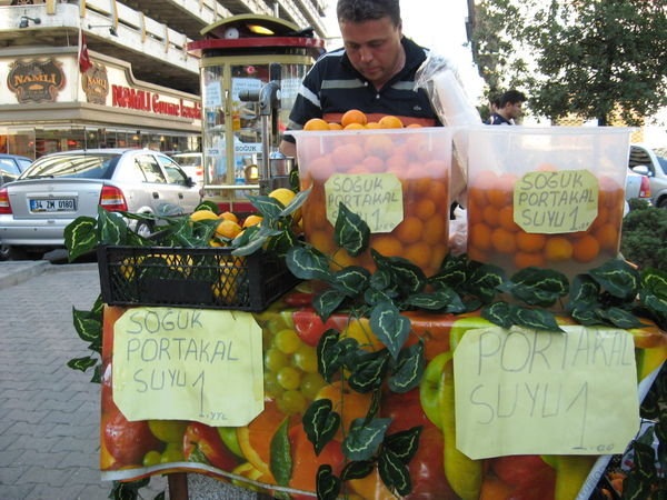 Orange juıce sqeezer and vendor