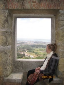Liz philophises at the top of the Castelo