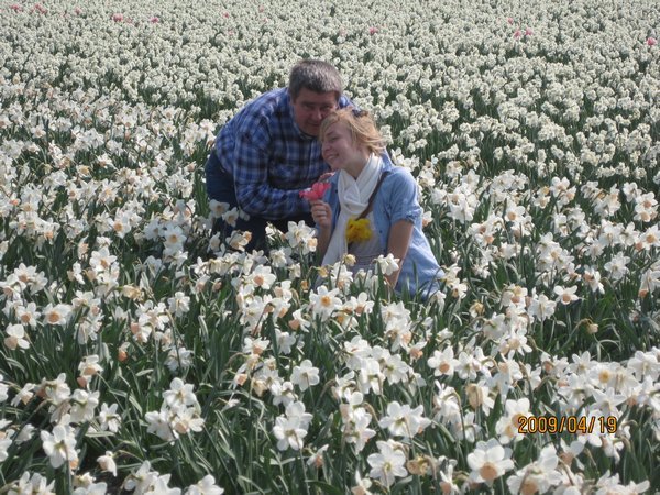 Dad and Liz in the flowers