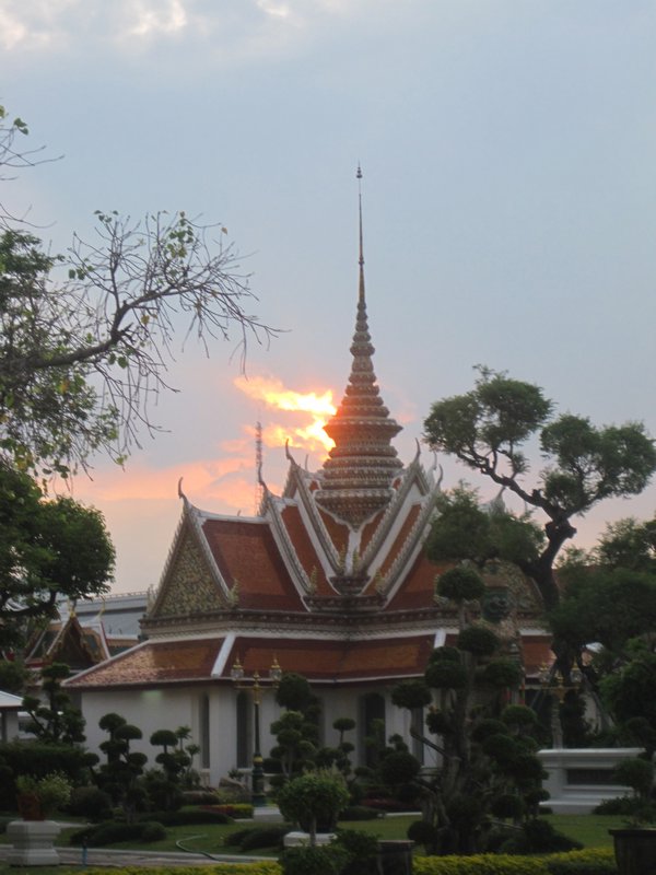 Wat Arun as the sun set