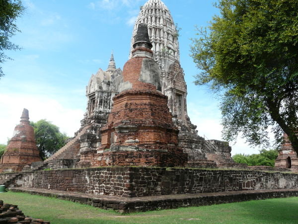 Wat Ratburana (2)