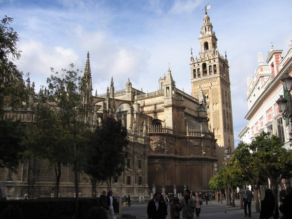 La cathédrale de Séville et la tour de la Giralda