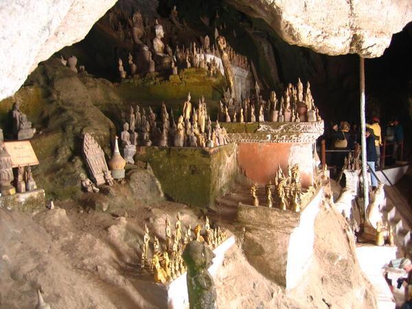 the cave of 10,000 buddhas