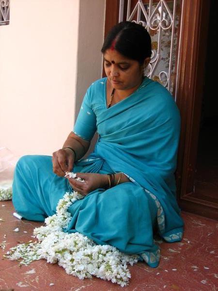 jasmine flower weaving