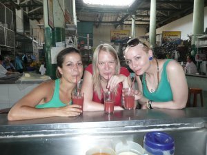 Then we headed to the market for a yummy fruit juice...super fresh and super cheap! 