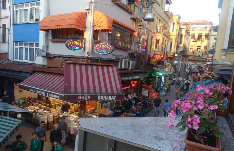 Kadekoy Istanbul restaurants street