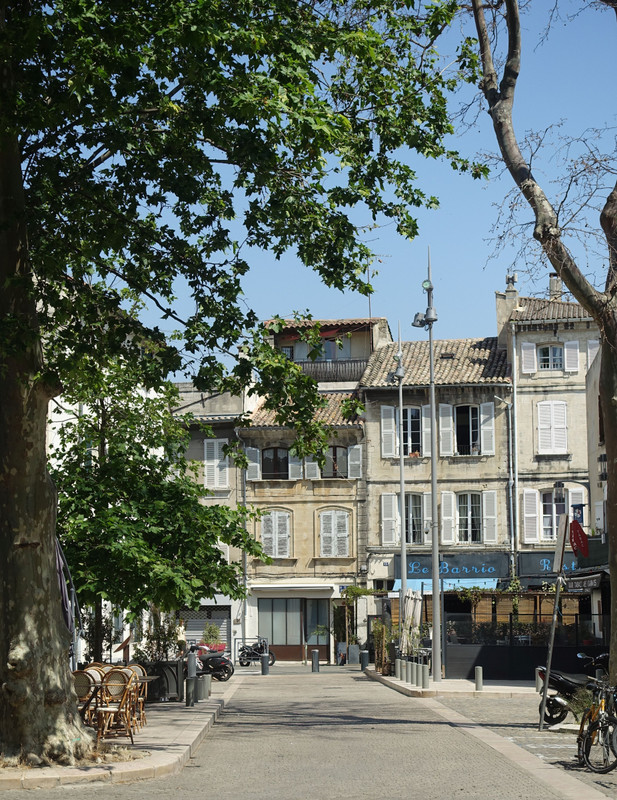 Avignon streetscape