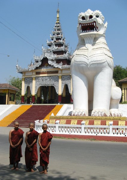 Entry to Mandalay Hill