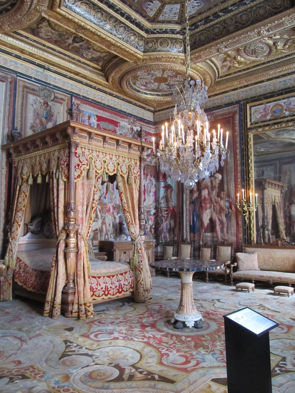 Fontainebleau - Guest Bedroom