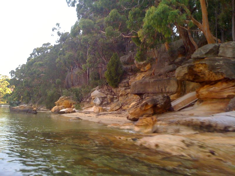 Secluded beautiful beach, who would believe this is less than 500 meters from Sydney Harbour bridge 