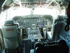 Qantas 747 cockpit