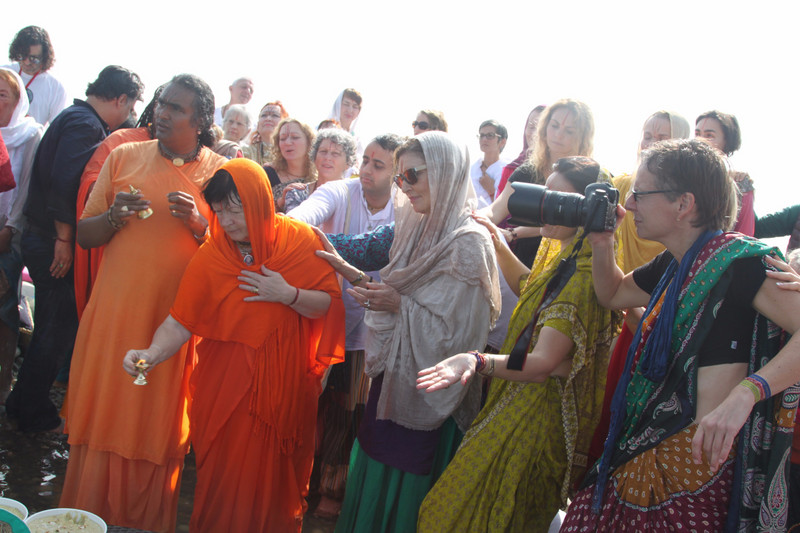 me in action during the abishekam in the Ganges