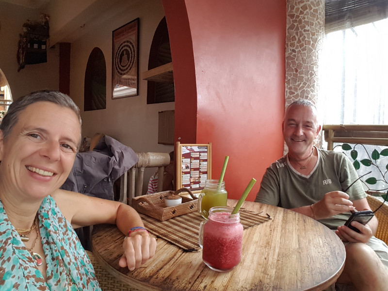our first stop in Ubud: the Earth Café
