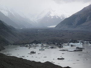 Der sehr schwarzeTasman Glacier