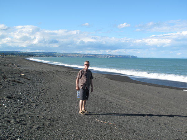 Markus am Strand in der Hawkes Bay
