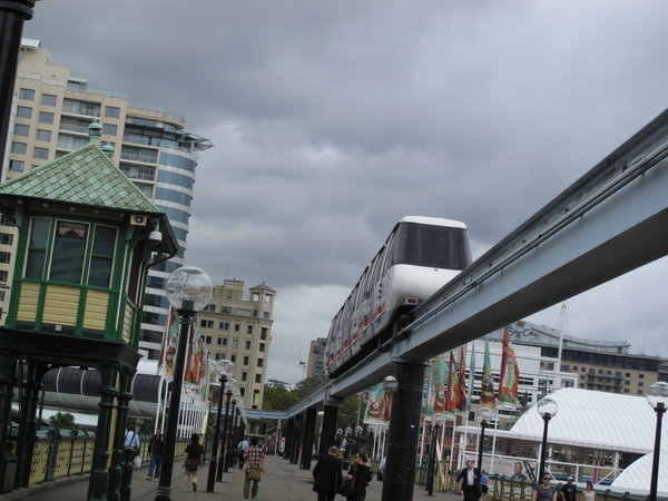 Monorail am Darling Harbour