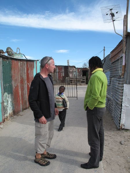 Markus mit unserem Guide in Khayelitsha