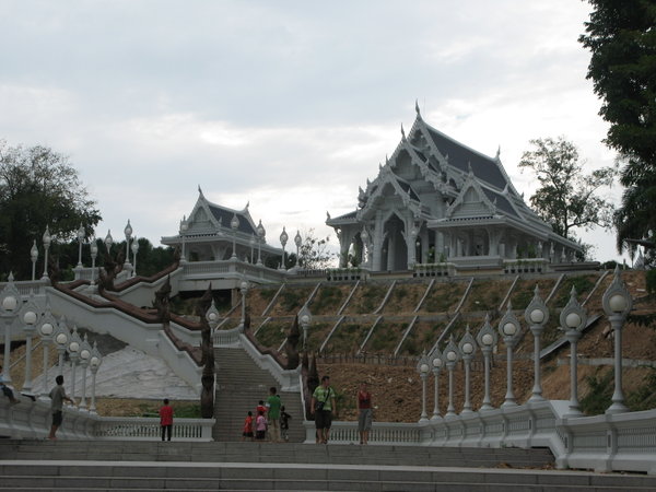 neuer, wunderschöner Buddha-Tempel in Krabi