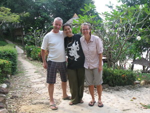 wir mit Lyn im Koh Jum Resort