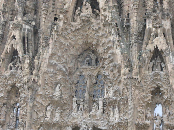 Sagrada Familia details