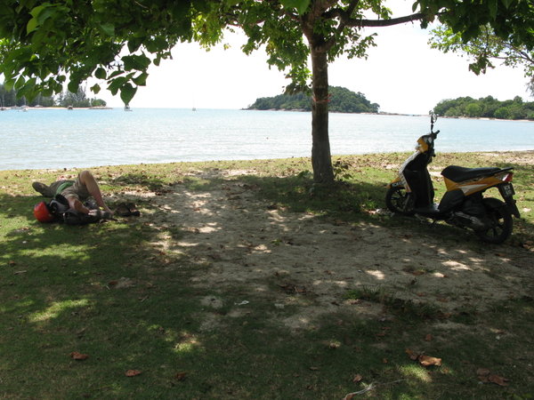 Markus relaxing on Pantay Kok
