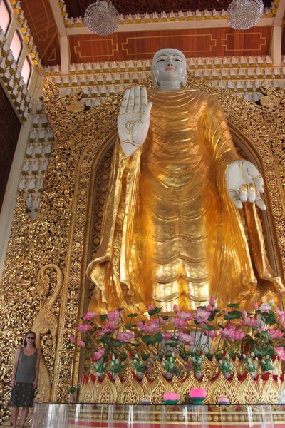 huge Buddha in the burmese tempel