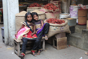 girls selling chili at the Devaraja Market