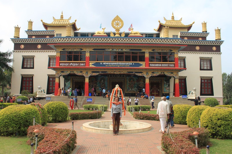 Nina in front of the famous Golden Pagoda