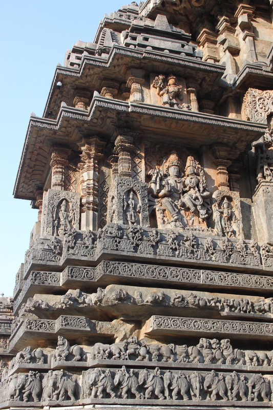 details of the Hoysaleswara Temple in Halebid