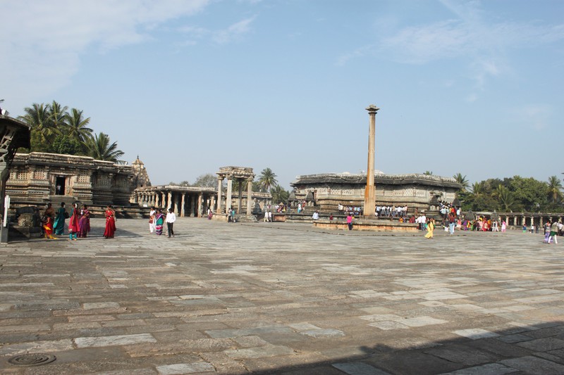 the huge complex of the Channakeshava Temple