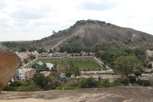 view from Chandragiri hill to Vindhyagiri hill