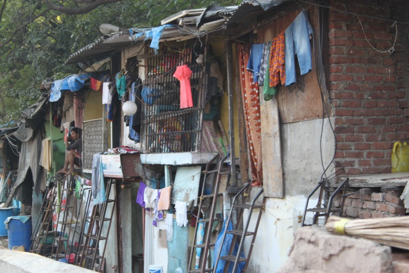 slums near Mahalaxmi Train Station