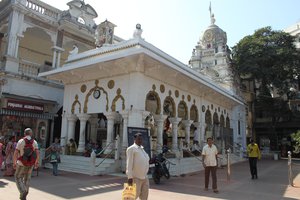 oldest temple in Mumbai near Bombay Panjrapole
