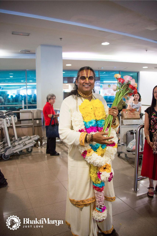 welcoming Paramahamsa Vishwananda at the airport in Penang