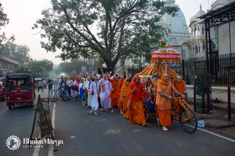 procession in the streets of Vrindavan
