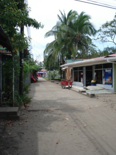 Tortuguero street scene