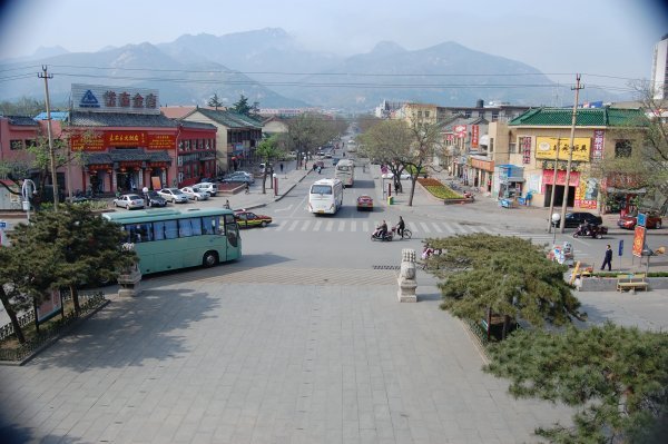 The start of tourist street, Mt Tai behind