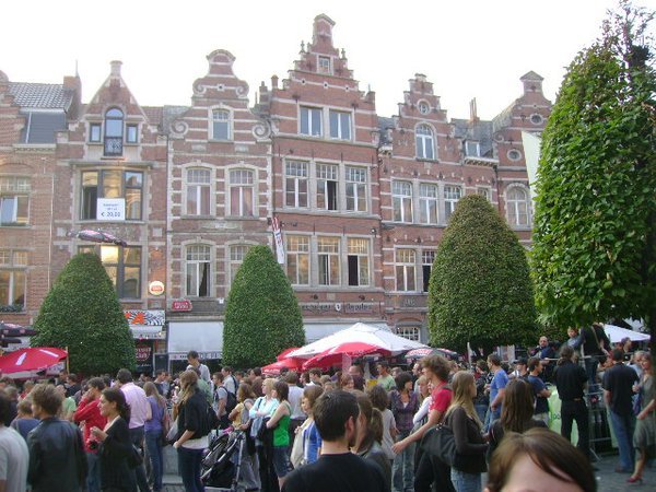Leuven - "der Markt rockt"