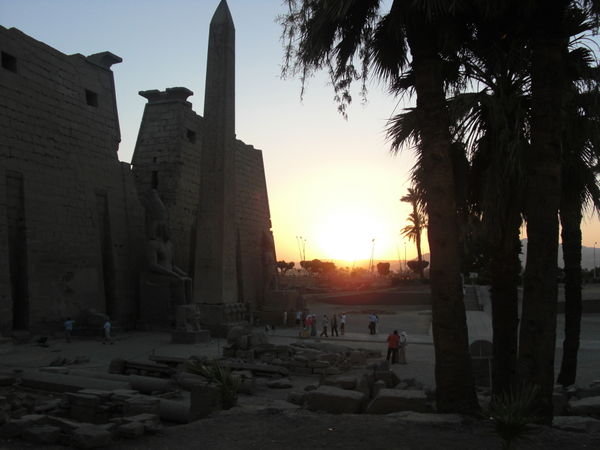 Sunset outside the Luxor Temple