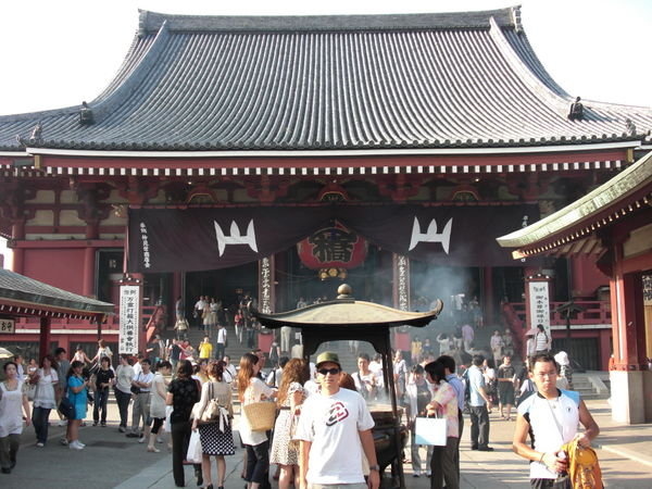 Sensoji - the oldest Buddhist temple in Tokyo