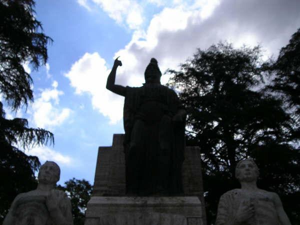 Statue In Plaza Italia