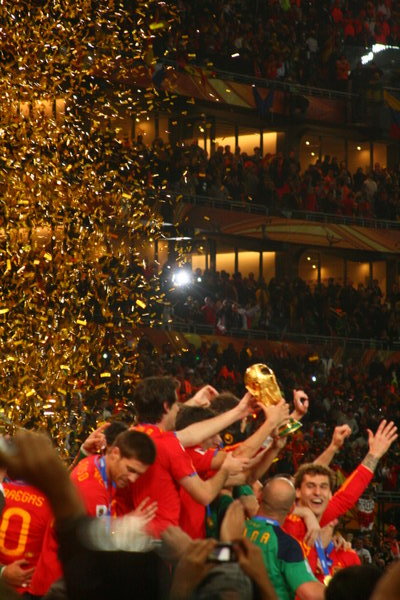 Spain Receives the Trophy