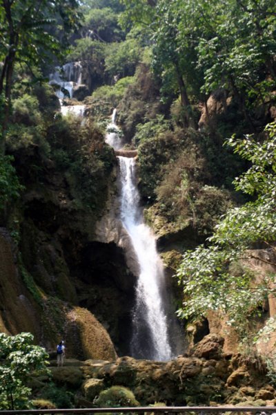 The main falls at Khouang Xi