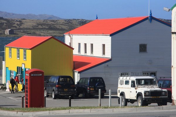Buildings at the public jetty