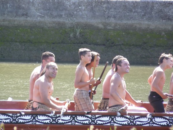 Maori arriving by boat