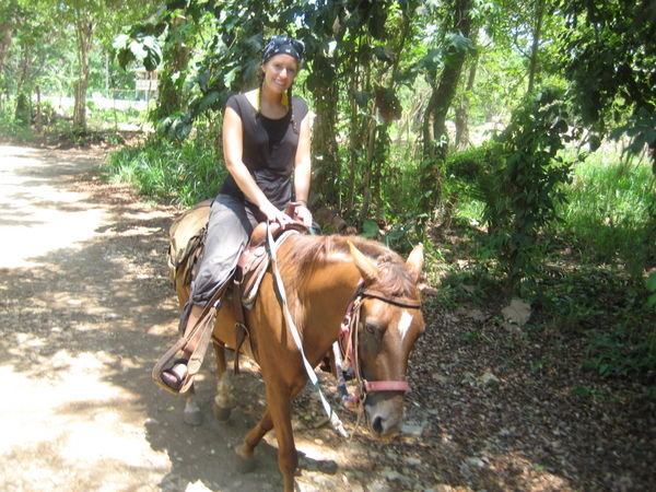 Horseback riding in Utila