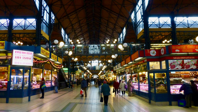  Inside the Grand Market